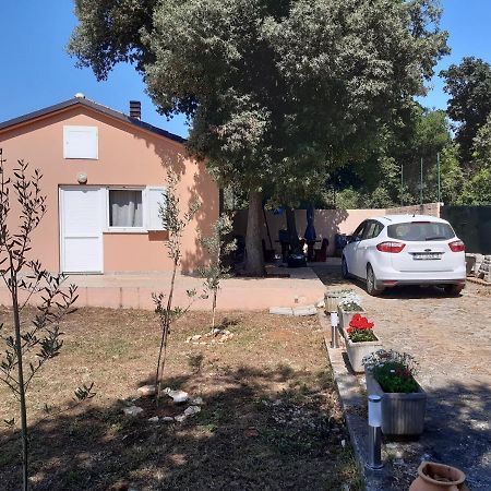 Lave II Cozy House Villa Liznjan Bagian luar foto
