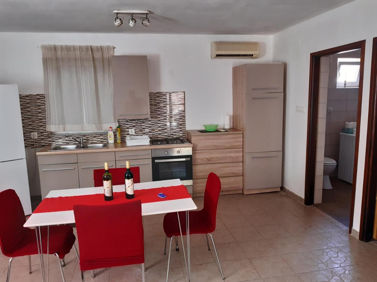 Lave II Cozy House Villa Liznjan Bagian luar foto