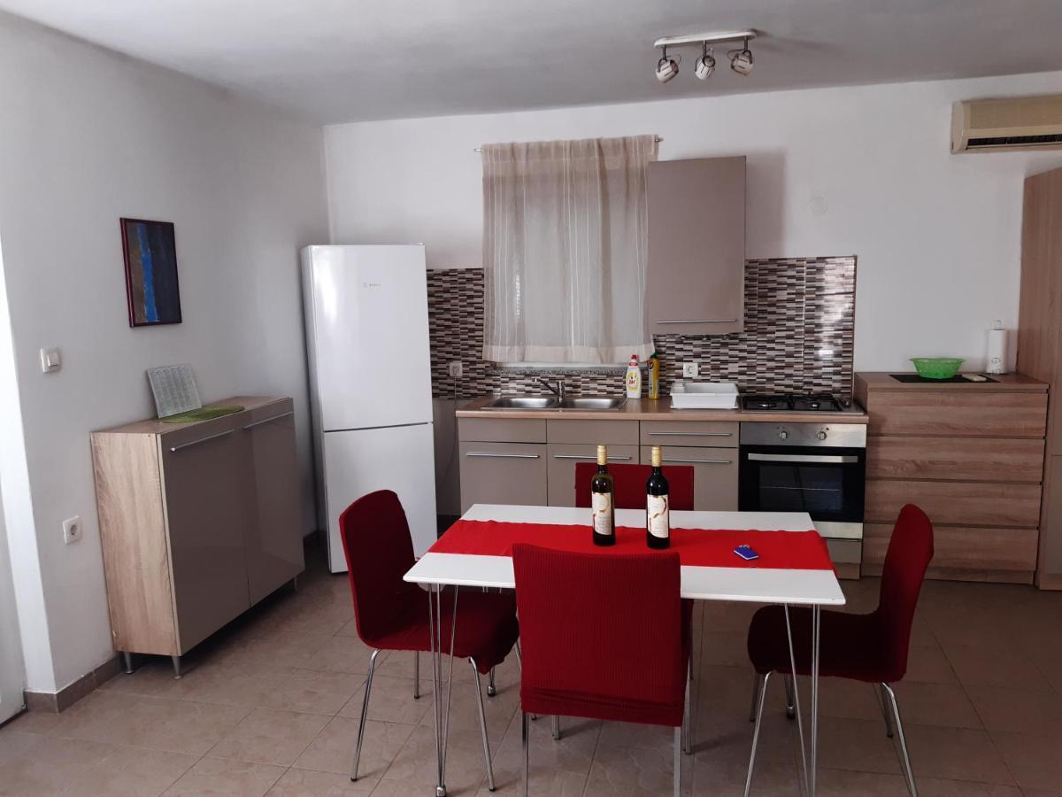 Lave II Cozy House Villa Liznjan Bagian luar foto