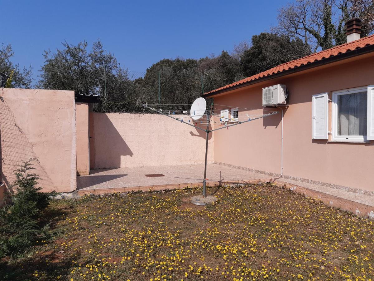 Lave II Cozy House Villa Liznjan Bagian luar foto