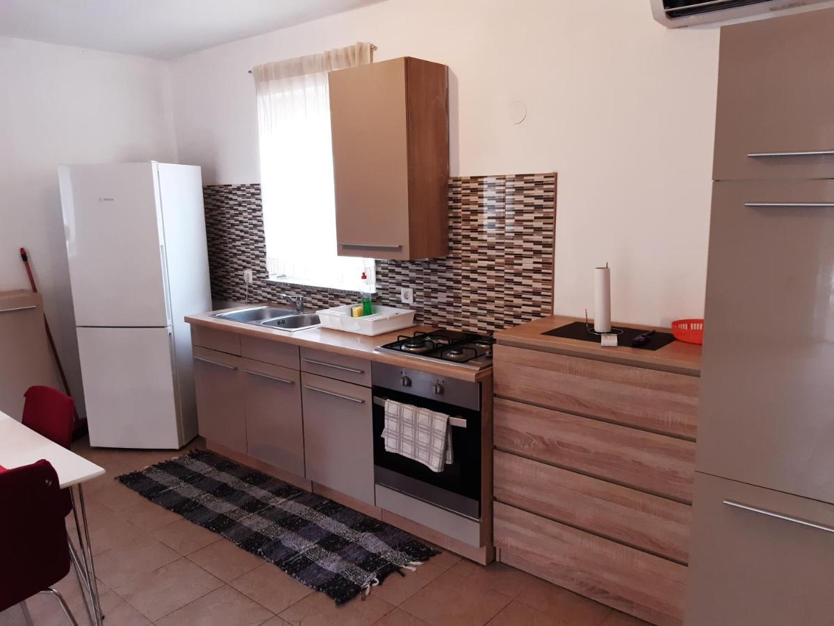 Lave II Cozy House Villa Liznjan Bagian luar foto